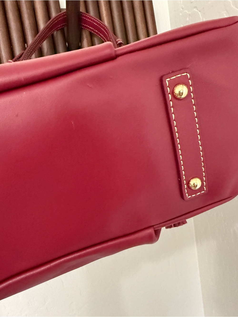 Dooney & Bourke smooth leather Teagan bag in Mulberry with accessories - Picture 7 of 14